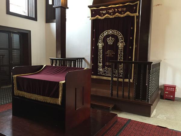 The ark of the covenent and lectern