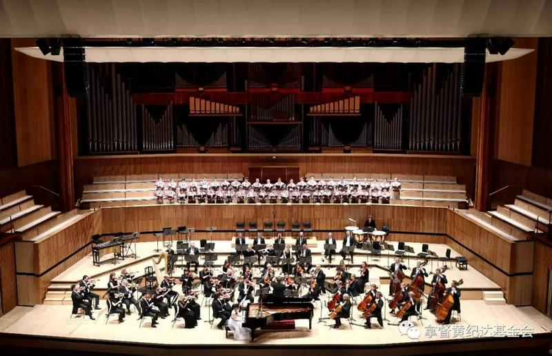 The Xiaoshuijing Miao Farmers' Choir performed at London on March 1, 2018. 