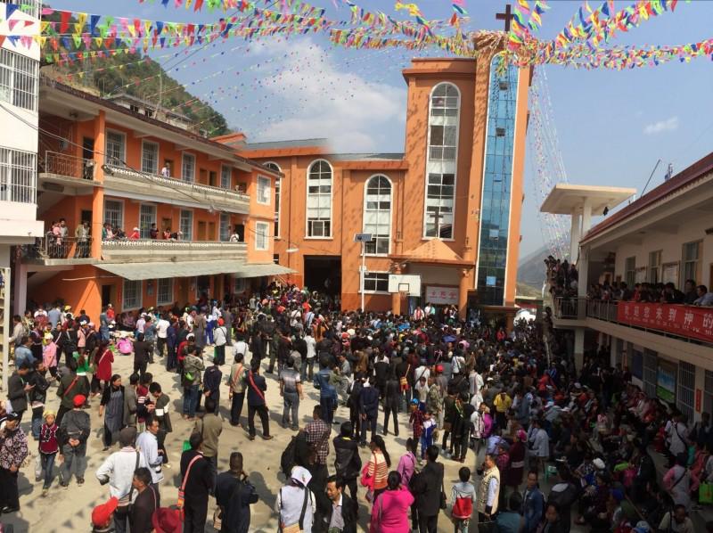 The dedication ceremony of Zhuen Church was held on March 25, 2018.