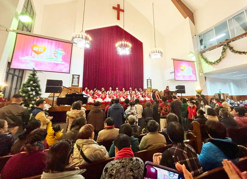 West Shanghai Church held a traditional Christmas Eve music worship service on December 24, 2024.