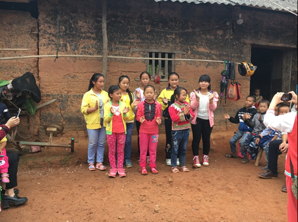 The Miao children sang the hymn Thank You Jesus Compared to the average praising level in most churches, theirs are really impressive. Receiving praises for the perfect performance, the head of the choir said,