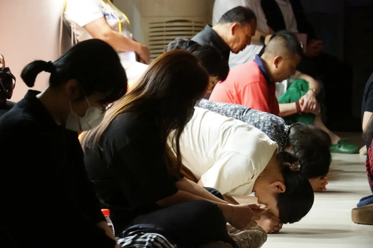 A Taizé Prayer Service was held at Shifu Church, Guangzhou, Guangdong, on Maundy Thursday, March 28, 2024.